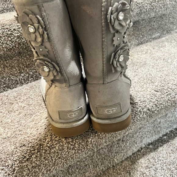 RARE uggs!! - Picture 2 of 4